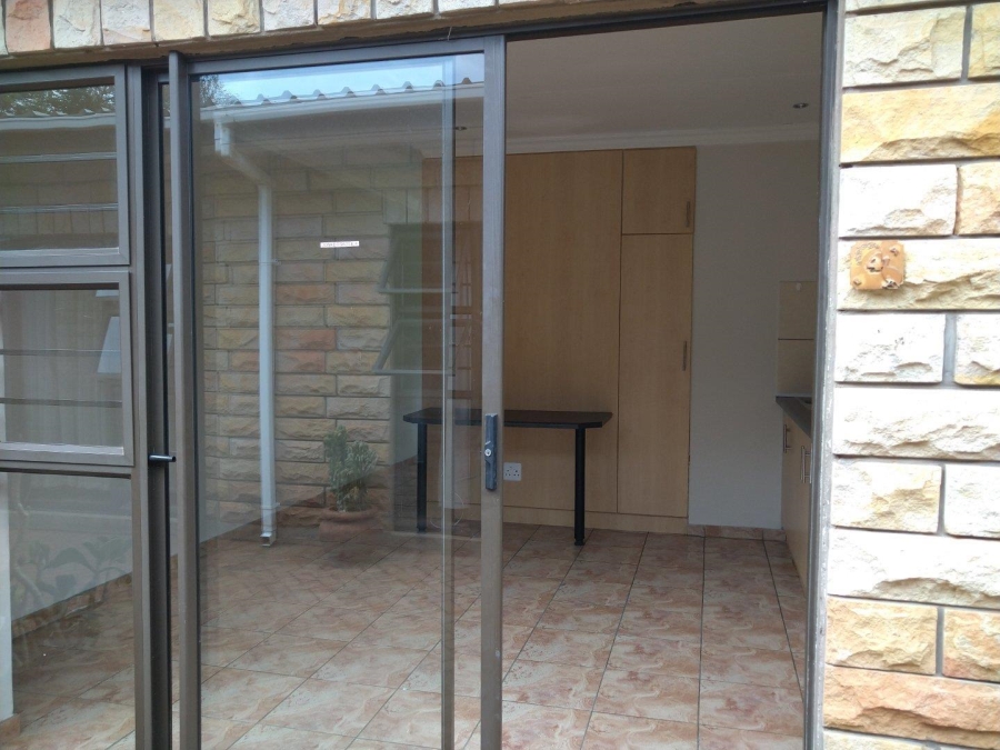 To Let 1 Bedroom Property for Rent in Langenhovenpark Free State